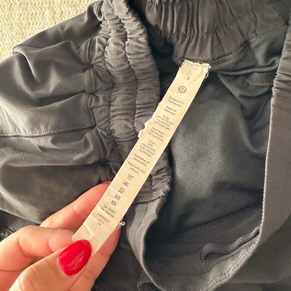Lululemon Black Hotty Hot Short II Long 4" Inseam Short Size 8 Workout - Picture 4 of 9